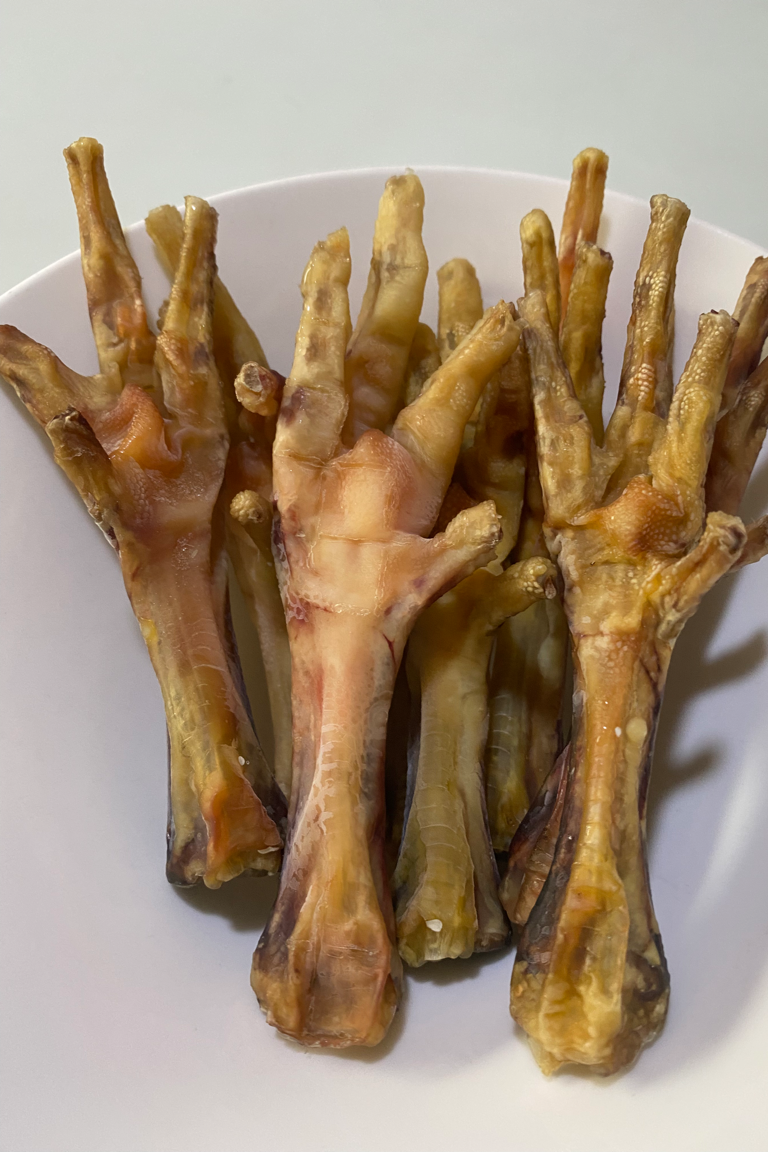 Paw Favor Dehydrated Chicken Feet Snacks Healthy, Human Grade, Nutritious,All Natural No Preservatives, No Additives, No Fillers, No Byproducts snacks treats for dogs